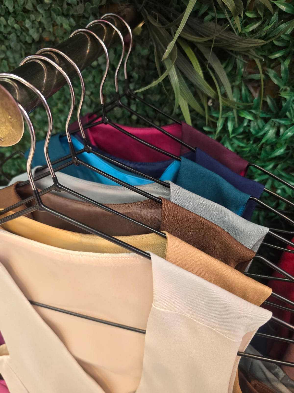 CONJUNTO SASTRERO: Chaleco Corto y Pant Chupin - Image 5